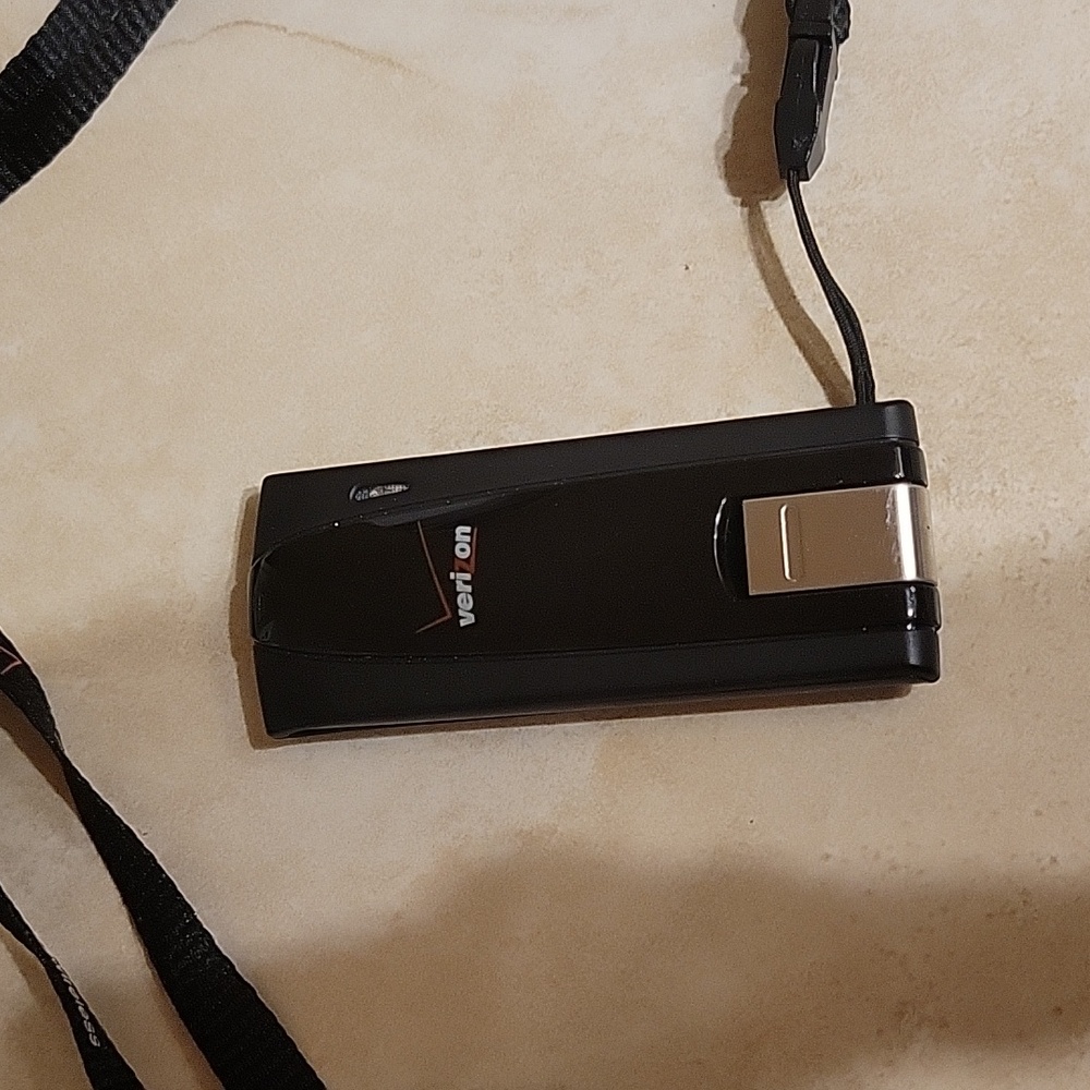 Verizon Wireless 4G LTE USB Modem 551L & Cord